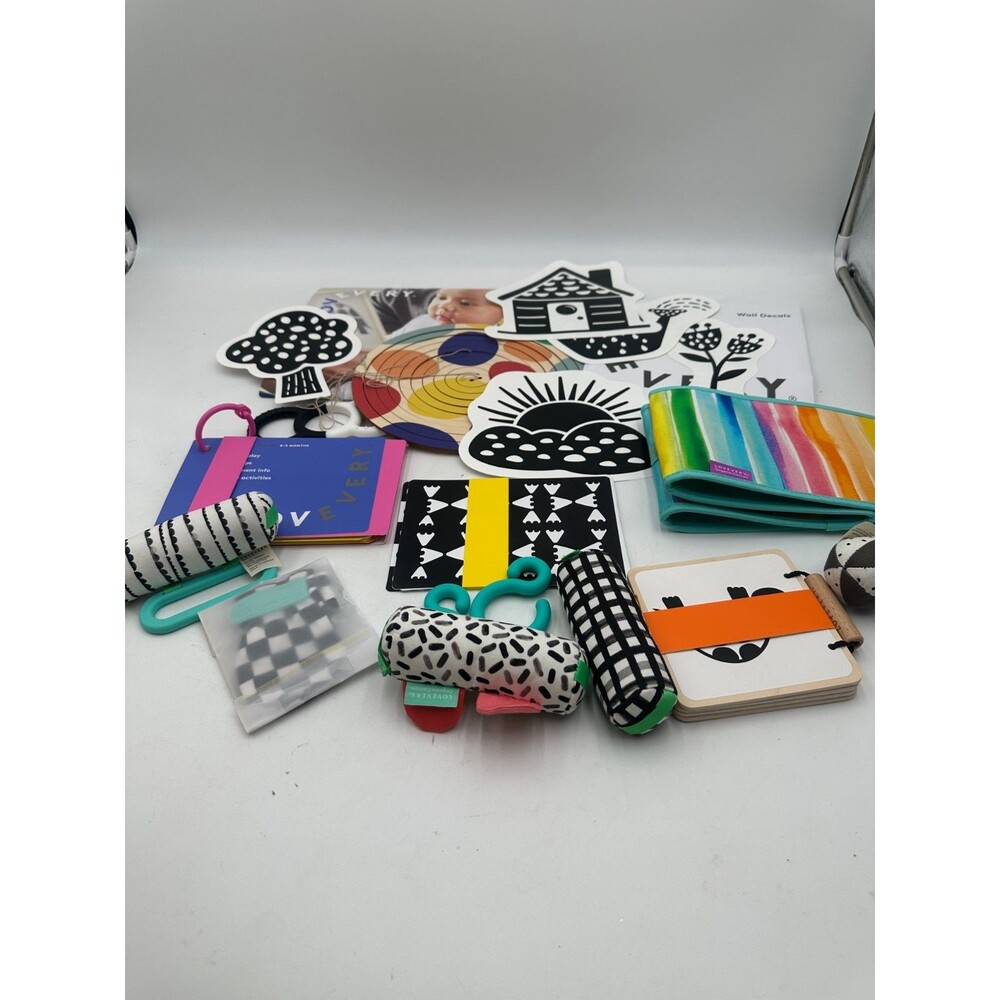 Lovevery The Looker Play Baby Learning Toy Educational Focus Sensory Development